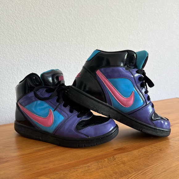 Nike Women’s Air Prestige II Retro Patent Leather High Tops - Picture 1 of 10